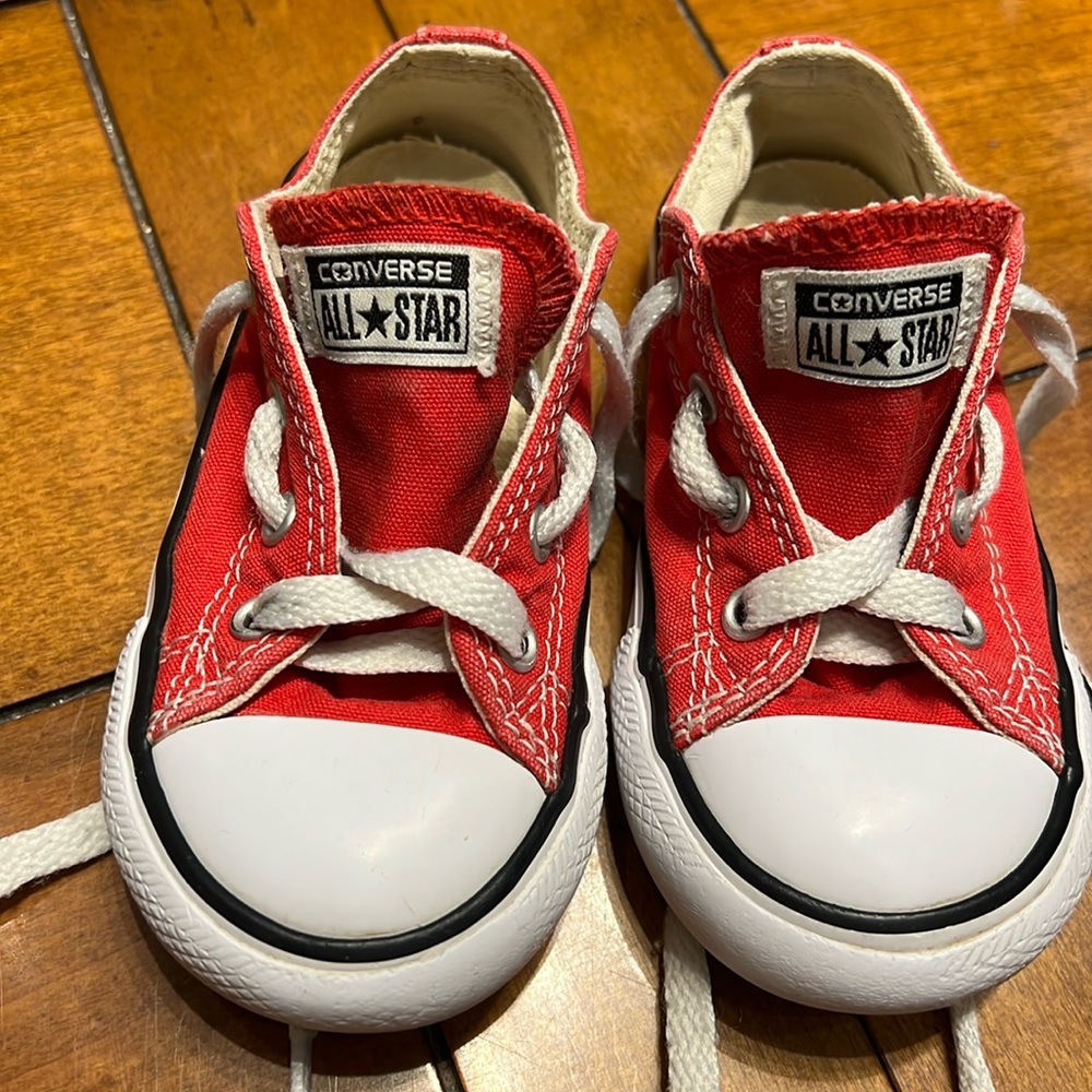 EUC CONVERSE ALL STAR SNEAKERS